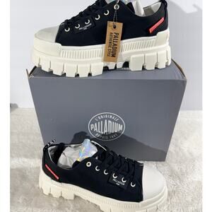 Palladium Revolt Lo Tx Black/Marshmallow S8 Lug Sole Chunky Platform NIB